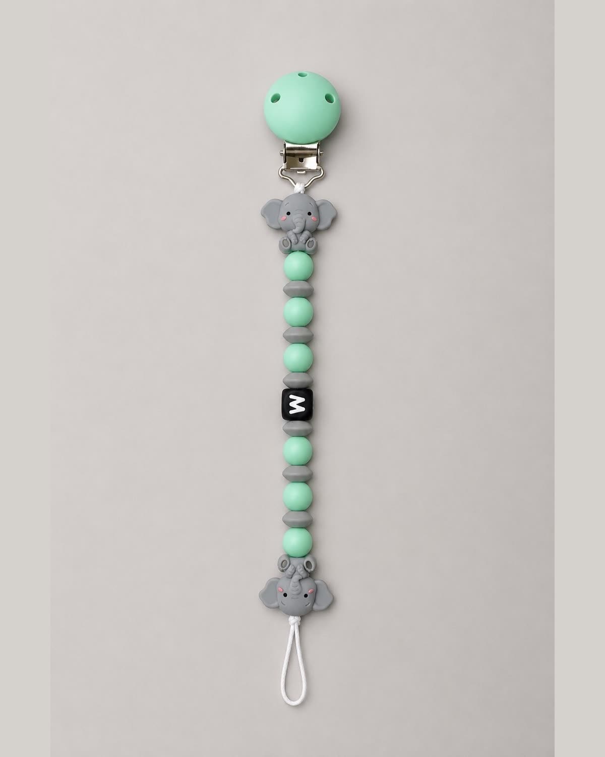 Attache-tétine personnalisée Éléphant — Vert sauge & gris perle